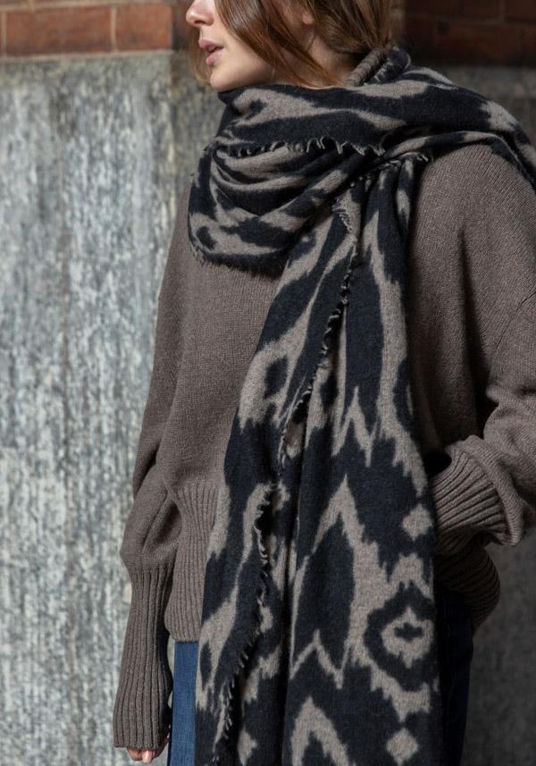Rose & Lini MIRROR IN THE SKY CASHMERE “OPEN KNITTED PRINT” COFFEE & BLACK SCARF Nuova