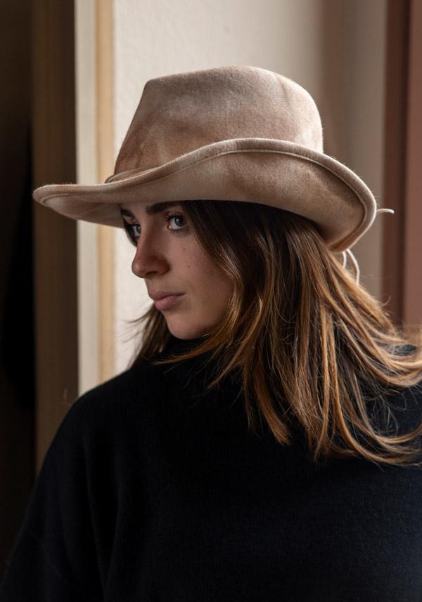 Rose & Lini YESEY “B MOUNTAIN” SAND FELTED HAT Italia