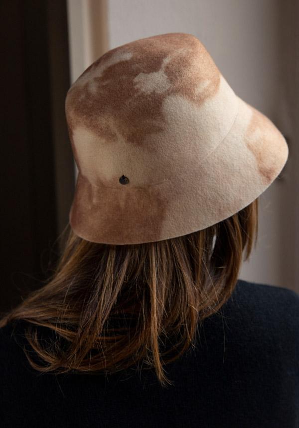 Rose & Lini YESEY “BUCKET” SAND FELTED HAT In Linea