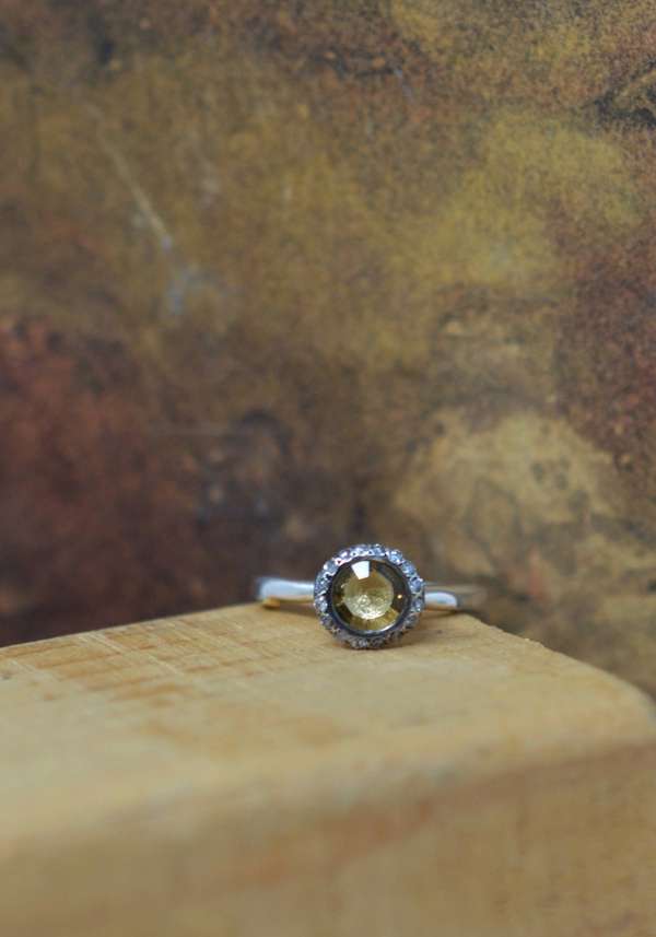 Rose & Lini ROSAMARIA SILVER “BELQUIS” DIAMONDS & BEER QUARTZ RING Acquista Ora