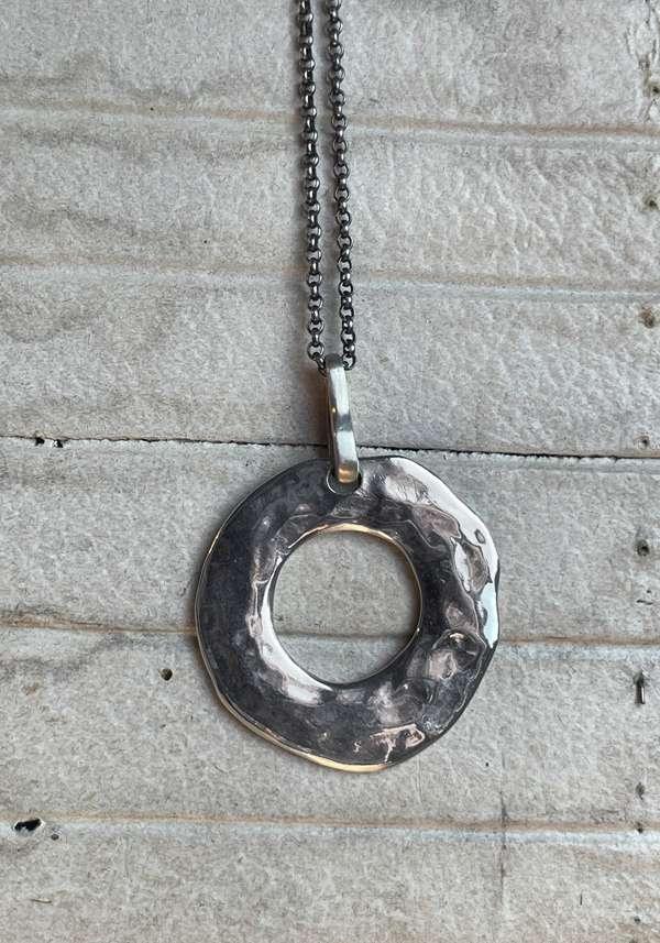 Rose & Lini ROSAMARIA “GALATEA” ROUND SILVER PENDANT NECKLACE Sottocosto
