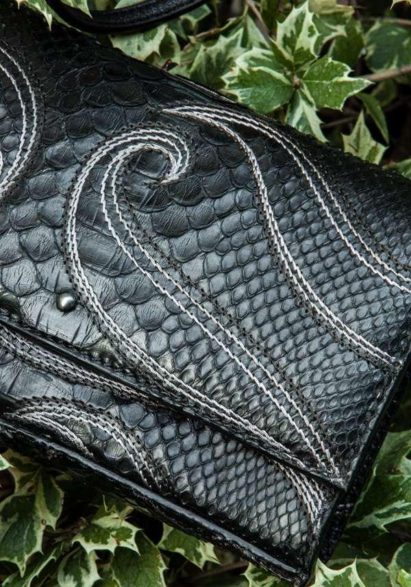 Rose & Lini SIMONA TAGLIAFERRI BLACK PYTHON POCHETTE BAG Moda