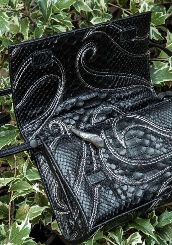 Rose & Lini SIMONA TAGLIAFERRI BLACK PYTHON POCHETTE BAG Moda