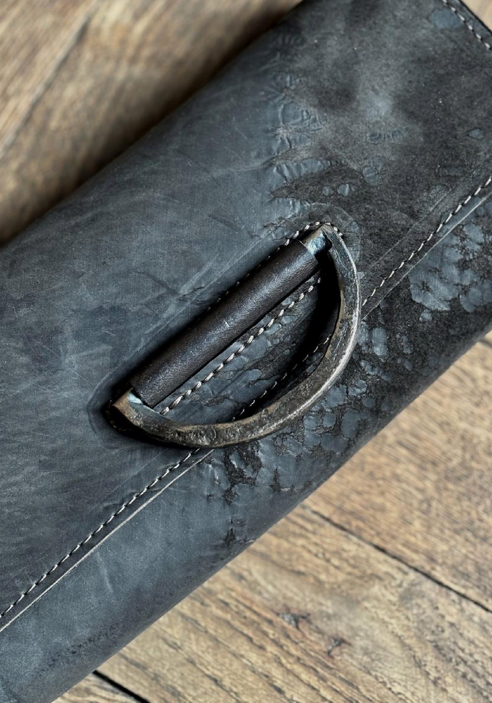 Rose & Lini TAGLIOVIVO ONYX LEATHER “MARSUPIO RING” BAG Qualità