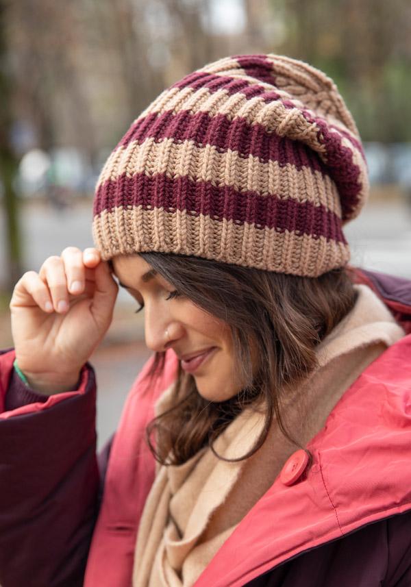 Rose & Lini DANIELAPI MERINO’S WOOL “ROYAL BEANIE STRIPES” HUMMUS & BURGUNDY Negozio