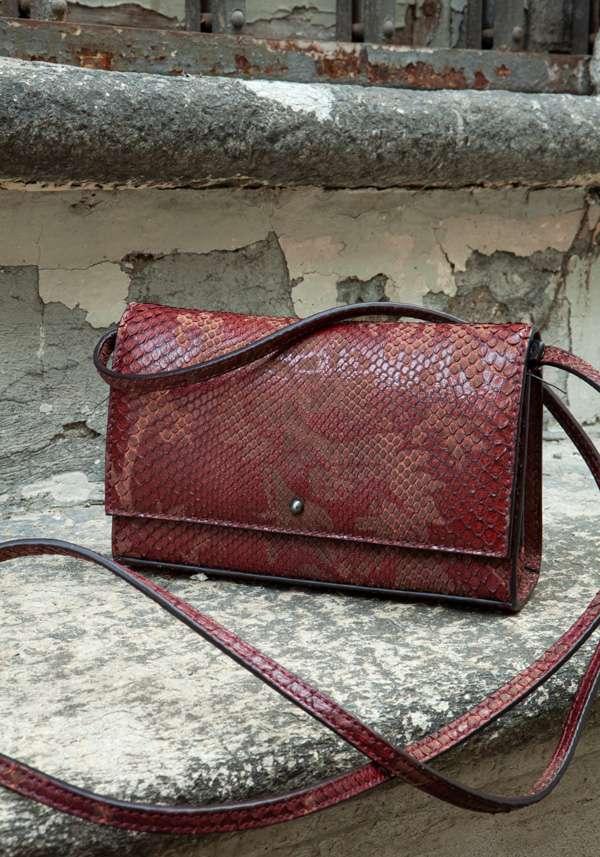 Rose & Lini SIMONA TAGLIAFERRI BORDEAUX PYTHON POCHETTE BAG Offerta Pasqua