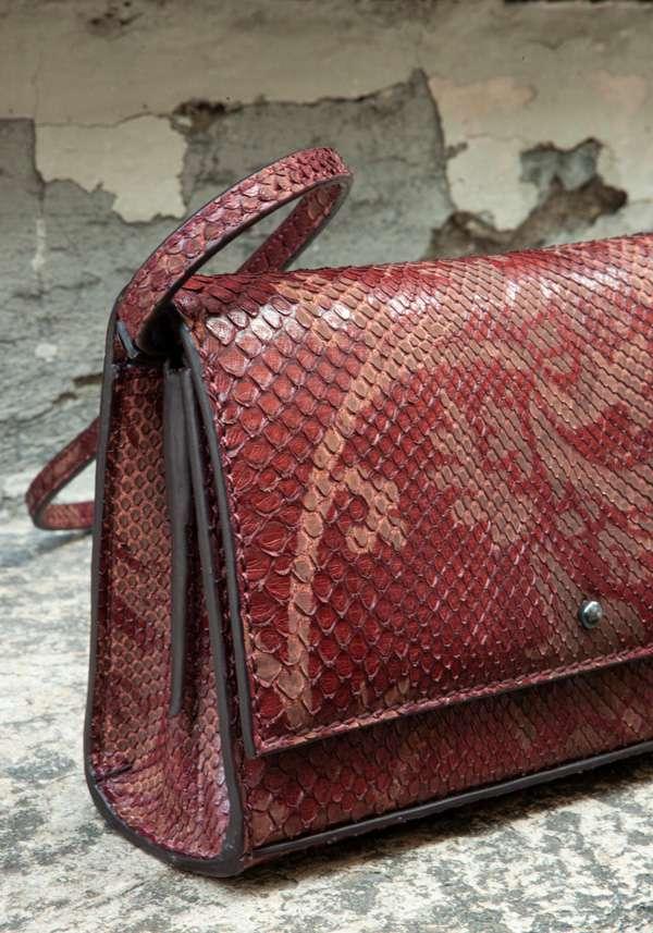 Rose & Lini SIMONA TAGLIAFERRI BORDEAUX PYTHON POCHETTE BAG Offerta Pasqua