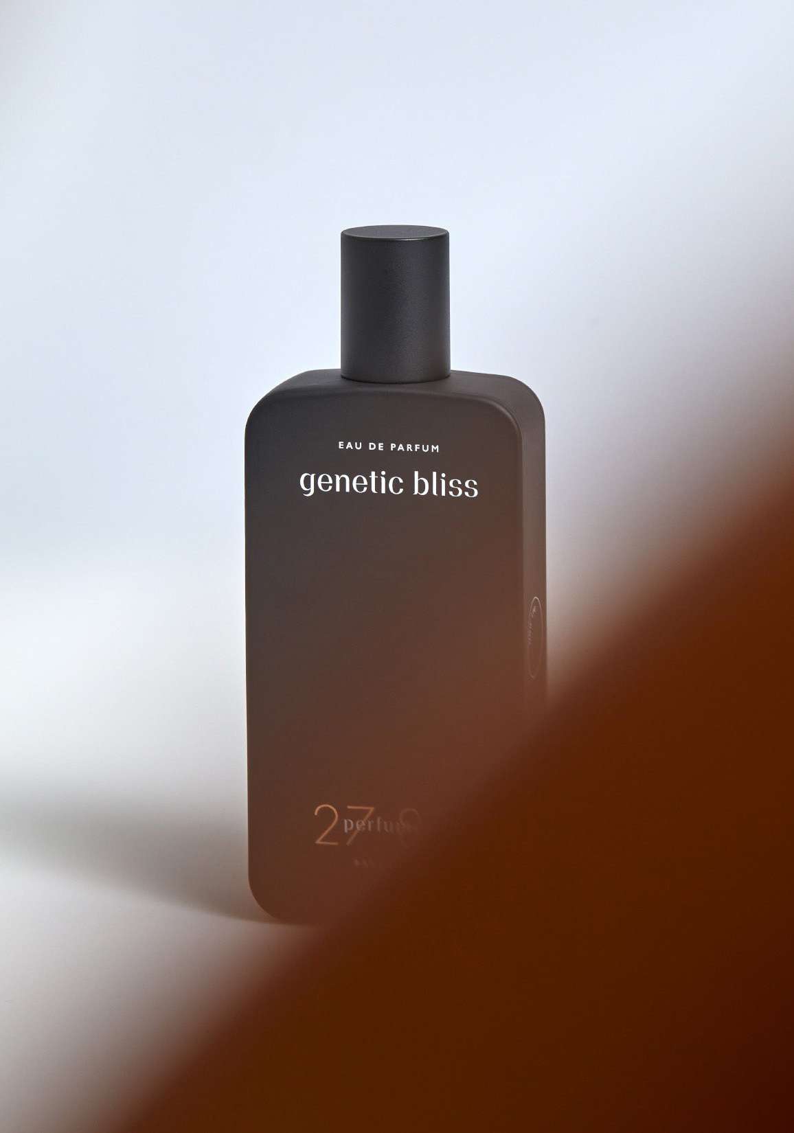 Rose & Lini 27 87 BARCELONA “GENETIC BLISS” PERFUME Smaltimento dello stoccaggio
