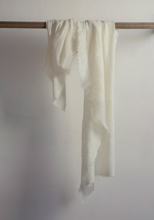 Rose & Lini MIRROR IN THE SKY CASHMERE “OPEN KNITTED MELANGE” WHITE SCARF Hotsell