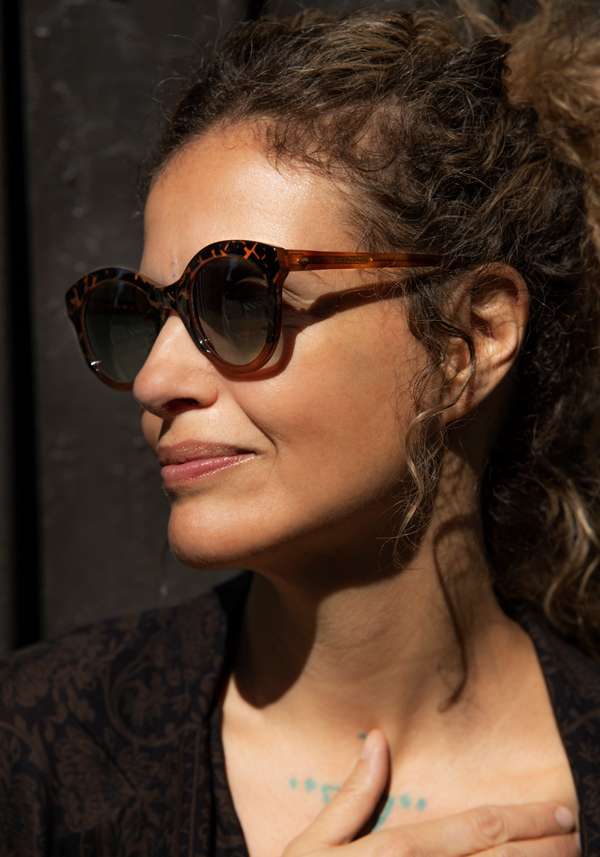 Rose & Lini NATHALIE BLANC BROWN & TURTLE SUNGLASSES Fornitura limitata