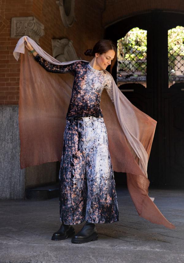 Rose & Lini MIRROR IN THE SKY CASHMERE “CLOUD KNITTED DEGRADEE” BROWN SHAWL Offerta esclusiva
