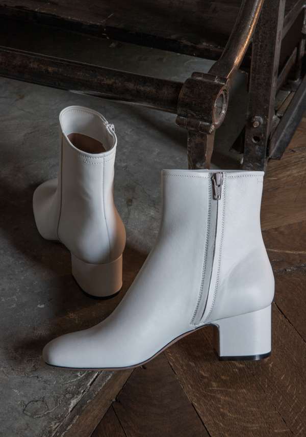 Rose & Lini PELLICO “APEMA 50” WHITE ANKLE BOOTS Vendita calda