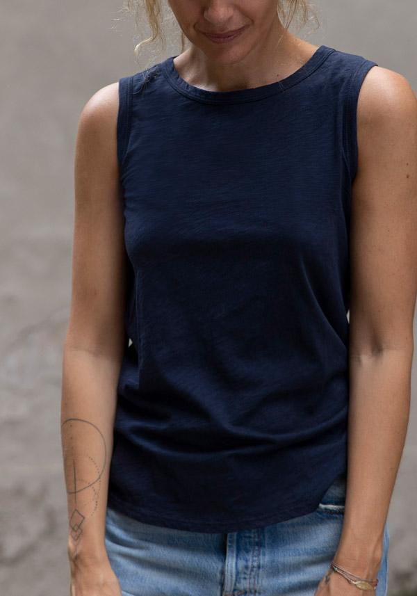 Rose & Lini VELVET COTTON “TAURUS” CRATER NAVY TANK TOP Offerte speciali