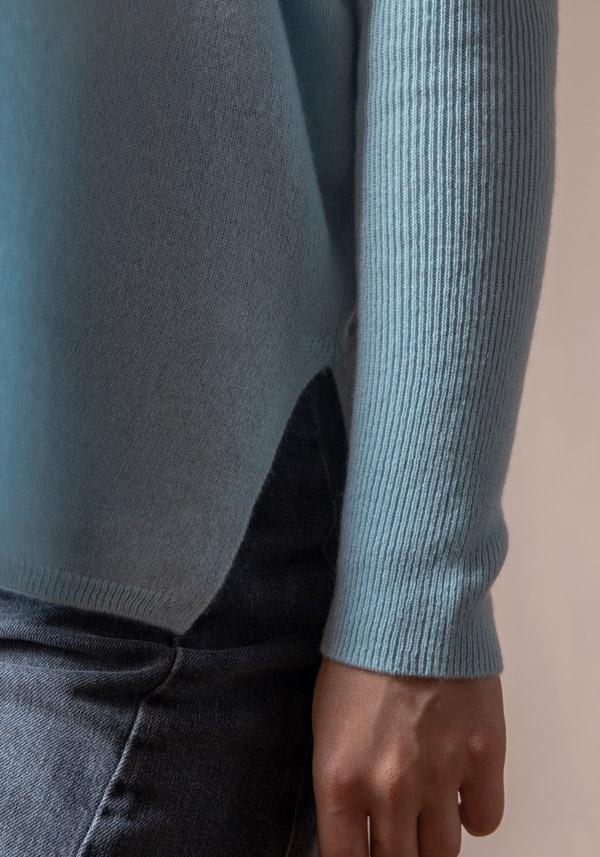 Rose & Lini ABSOLUT CASHMERE “PONCHO ASTRID” WATER Fino al 55% di sconto
