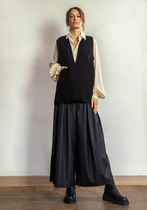 Rose & Lini OYUNA CASHMERE “JACKET MUNDAT” BLACK In vendita