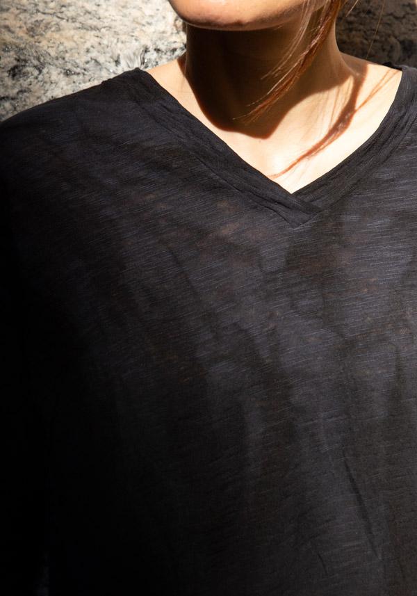 Rose & Lini GILDA MIDANI “V TRAP TOP” BLACK Grande vendita