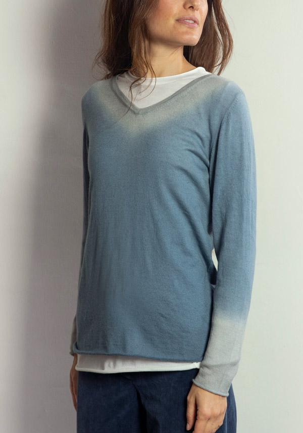 Rose & Lini MIRROR IN THE SKY CASHMERE “INDRA” V-NECK SWEATER STONE & GRANITE Vendite stagionali