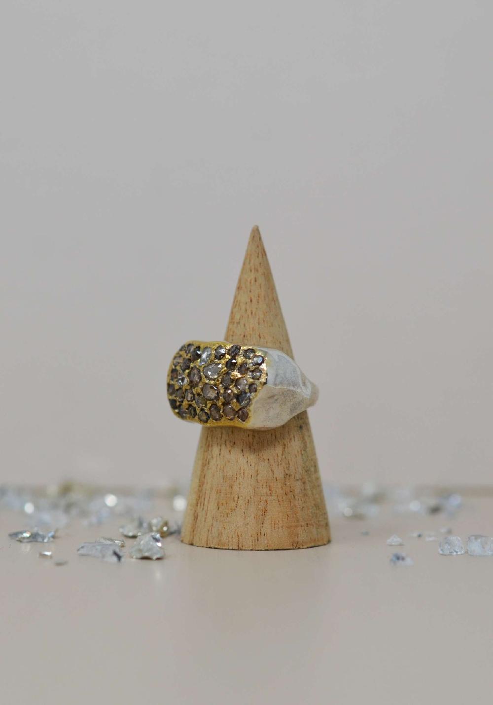 Rose & Lini ROSAMARIA SILVER & GOLD “NASHKA B” BROWN DIAMONDS RING Ultimi tre giorni