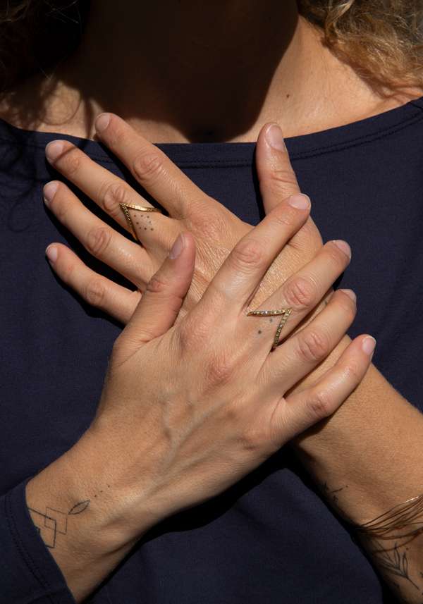 Rose & Lini MAITEA “HEART” GOLD ENGRAVED RING Ultimo giorno