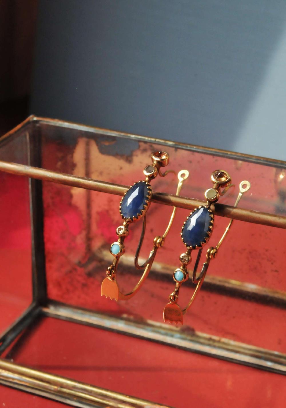 Rose & Lini DORETTE GOLD & BLUE EARRINGS Fino al 50% di sconto