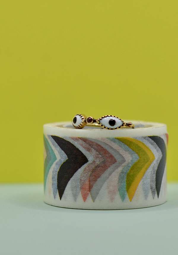 Rose & Lini DORETTE CERAMIC & RUBY “BAGUE OEIL” GOLD RING Sostegno trimestrale