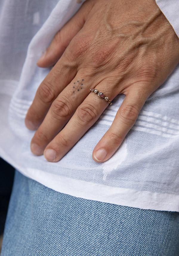 Rose & Lini DORETTE DIAMONDS & SAPPHIRES “BAGUE SIMPLE” GOLD RING Trasporto libero internazionale