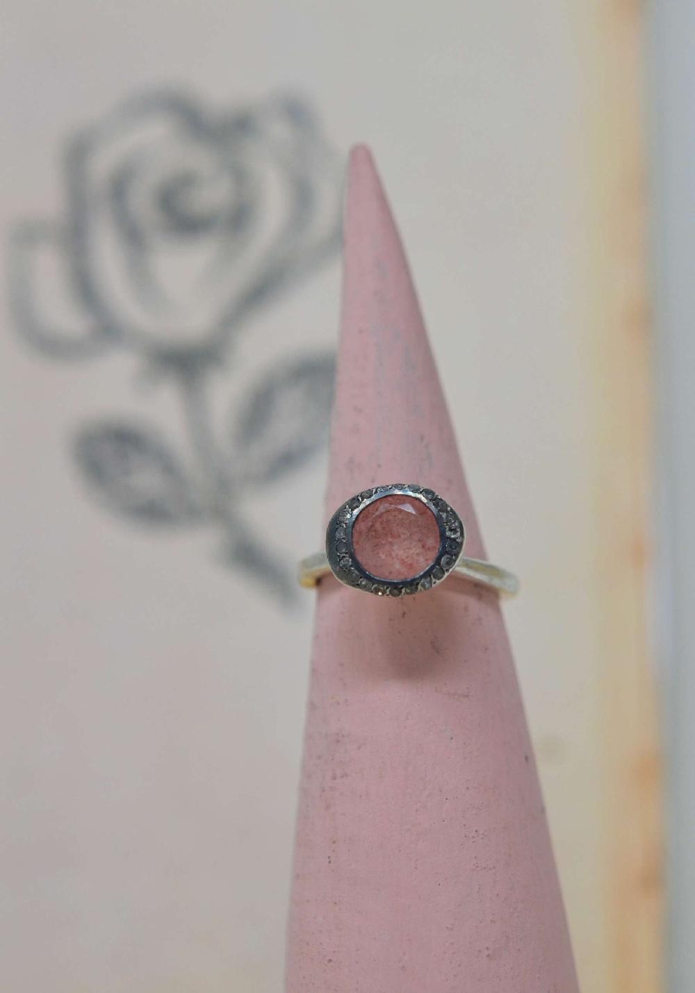 Rose & Lini ROSAMARIA SILVER “BEENU” DIAMONDS & PINK QUARTZ RING Black Friday Prezzi