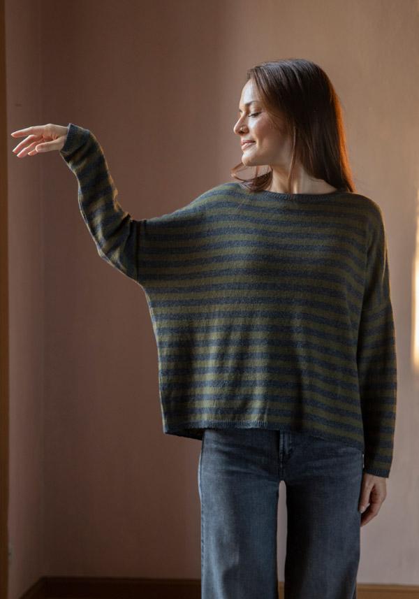 Rose & Lini THAT’S ALYKI CASHMERE “SOPHIE” KAKI & STONE STRIPED SWEATER Vendita