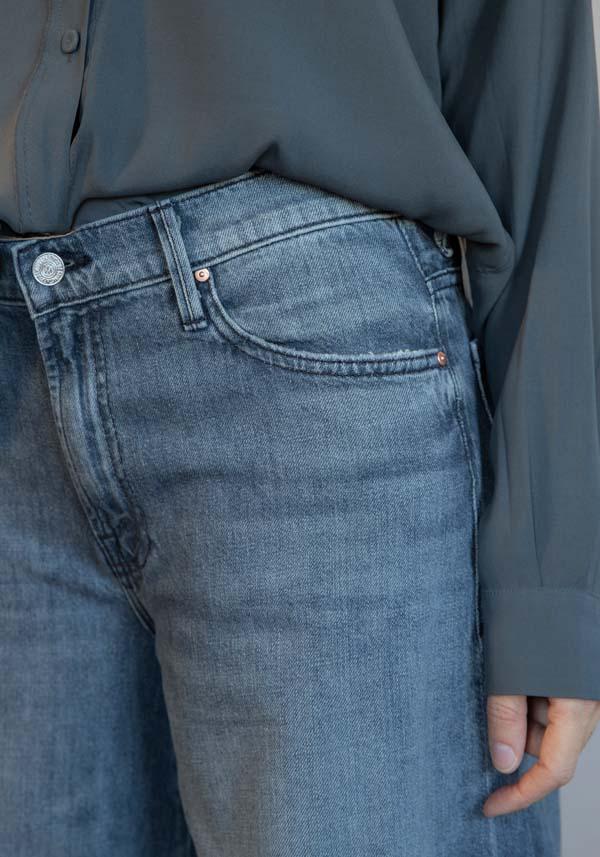 Rose & Lini MOTHER DENIM “THE SWISHER SNEAK” BLACK JEANS Offerta