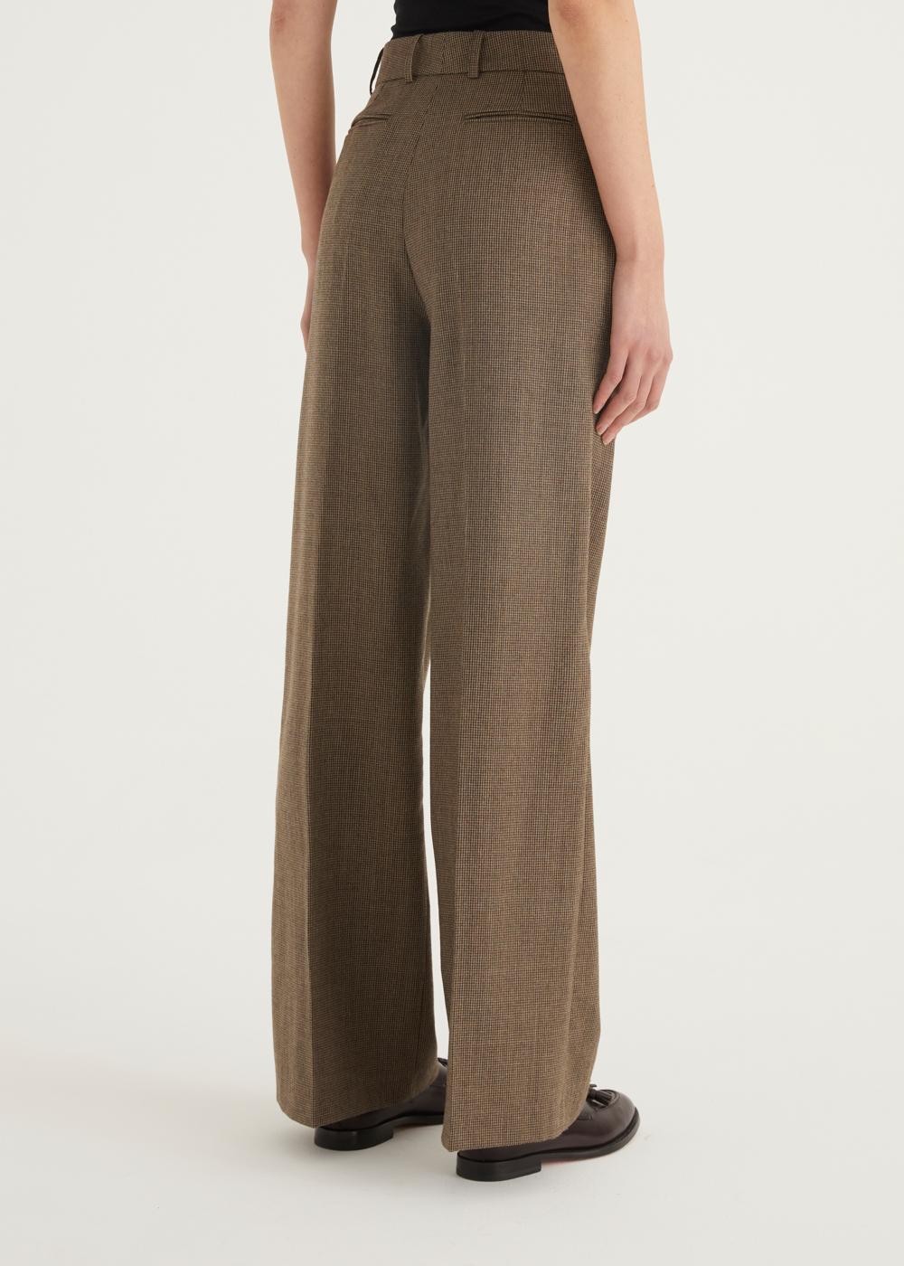 Rosso35 Pantalone ampio con pinces Prezzo Ridotto