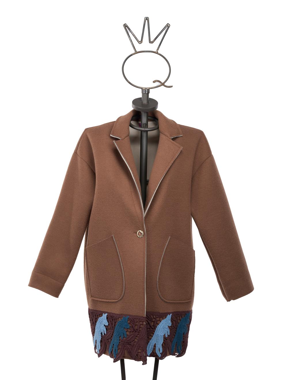 Save The Queen Cappotto corto nocciola con pizzo macramè Pezzi Unici