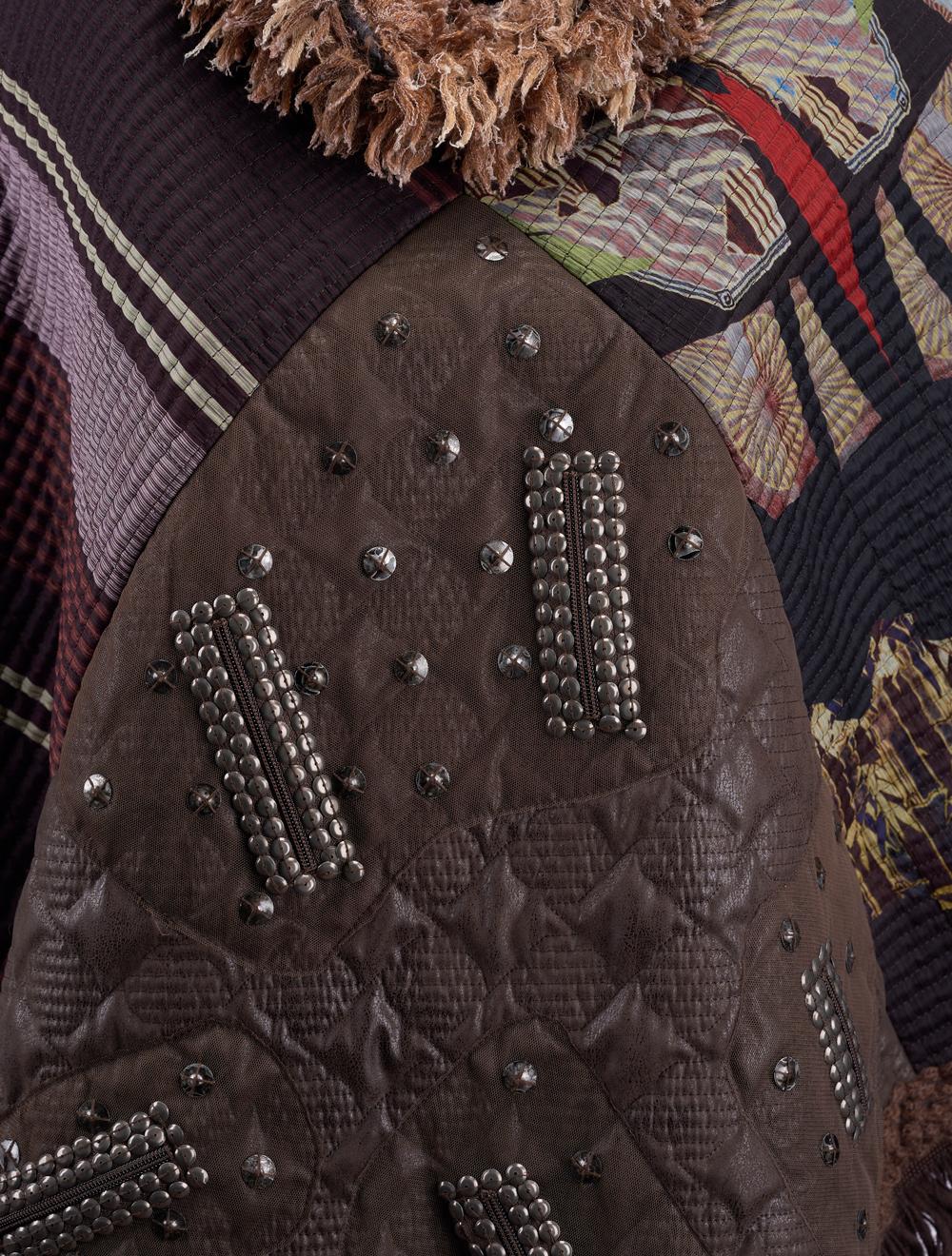 Save The Queen Poncho in seta e finta pelle con ricami e paillettes Acquista Ora