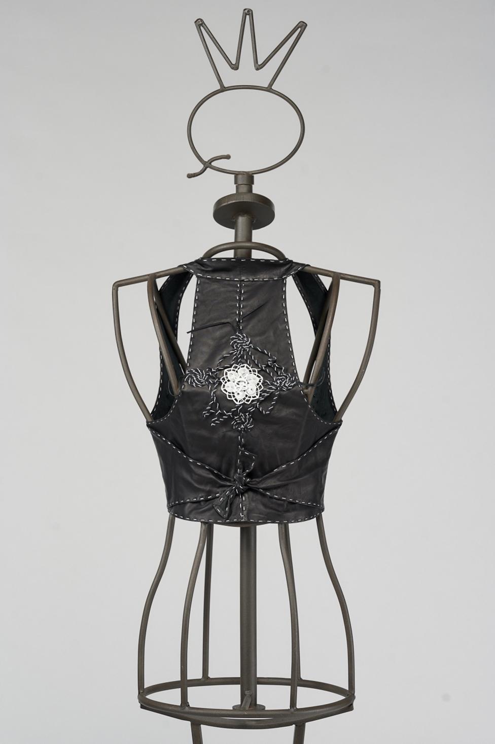 Save The Queen Gilet in vera pelle nera Offerta