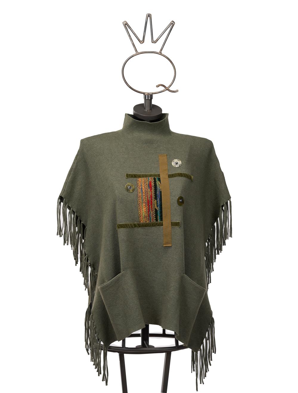Save The Queen Maglia poncho verde salvia in viscosa con applicazioni I Più Venduti