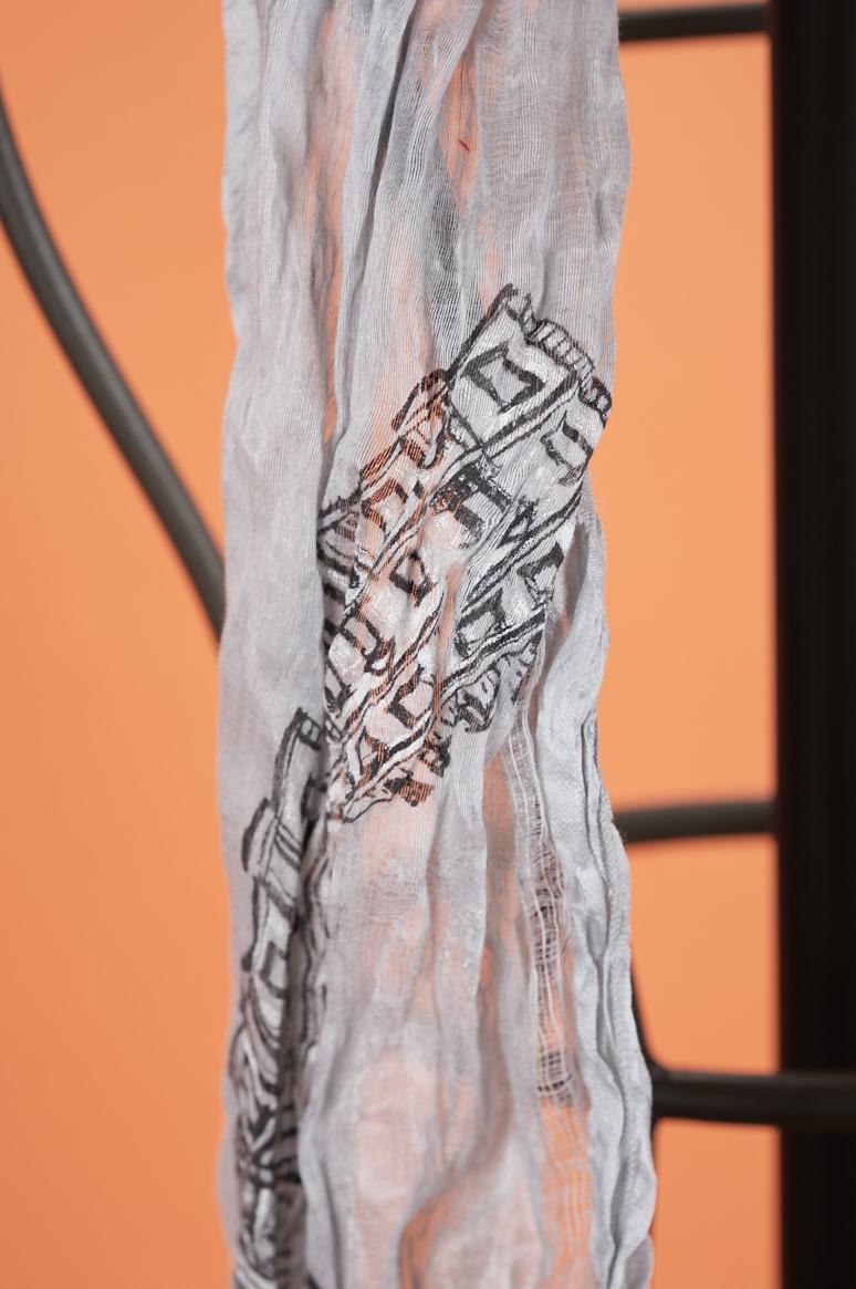 Save The Queen Foulard in lino e seta Italy