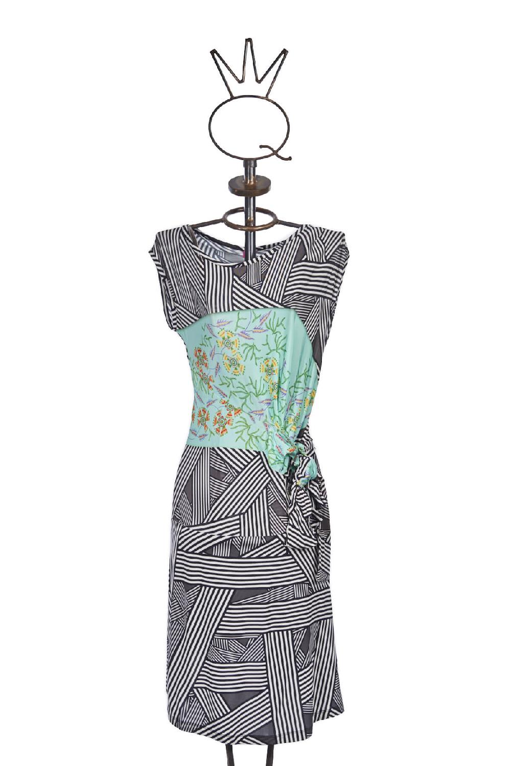 Save The Queen Vestito in jersey di viscosa con stampa dedicata all’Africa Nuova