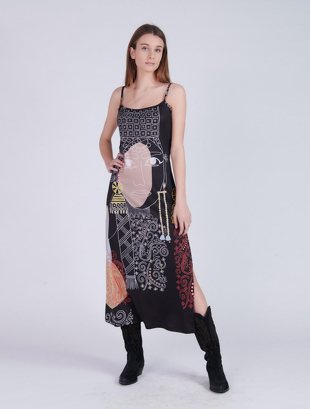 Save The Queen Vestito lungo con stampa astratta dedicata alle donne africane e poncho in tulle operato Sconti questo mese