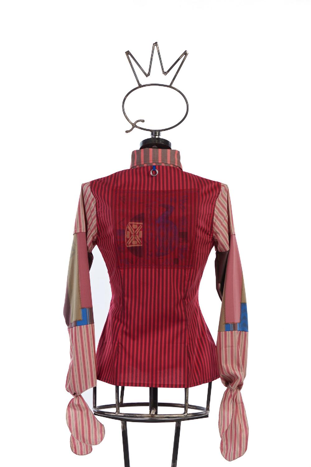 Save The Queen Camicia a righe con applicazioni e maniche a fantasia Offerta temporanea