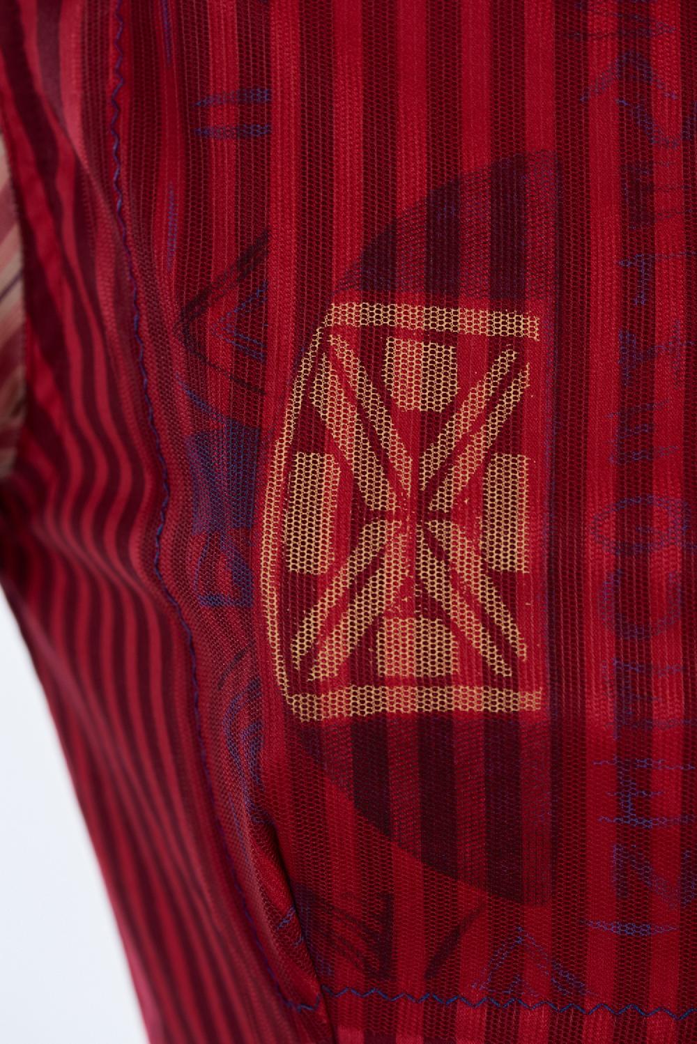 Save The Queen Camicia a righe con applicazioni e maniche a fantasia Offerta temporanea