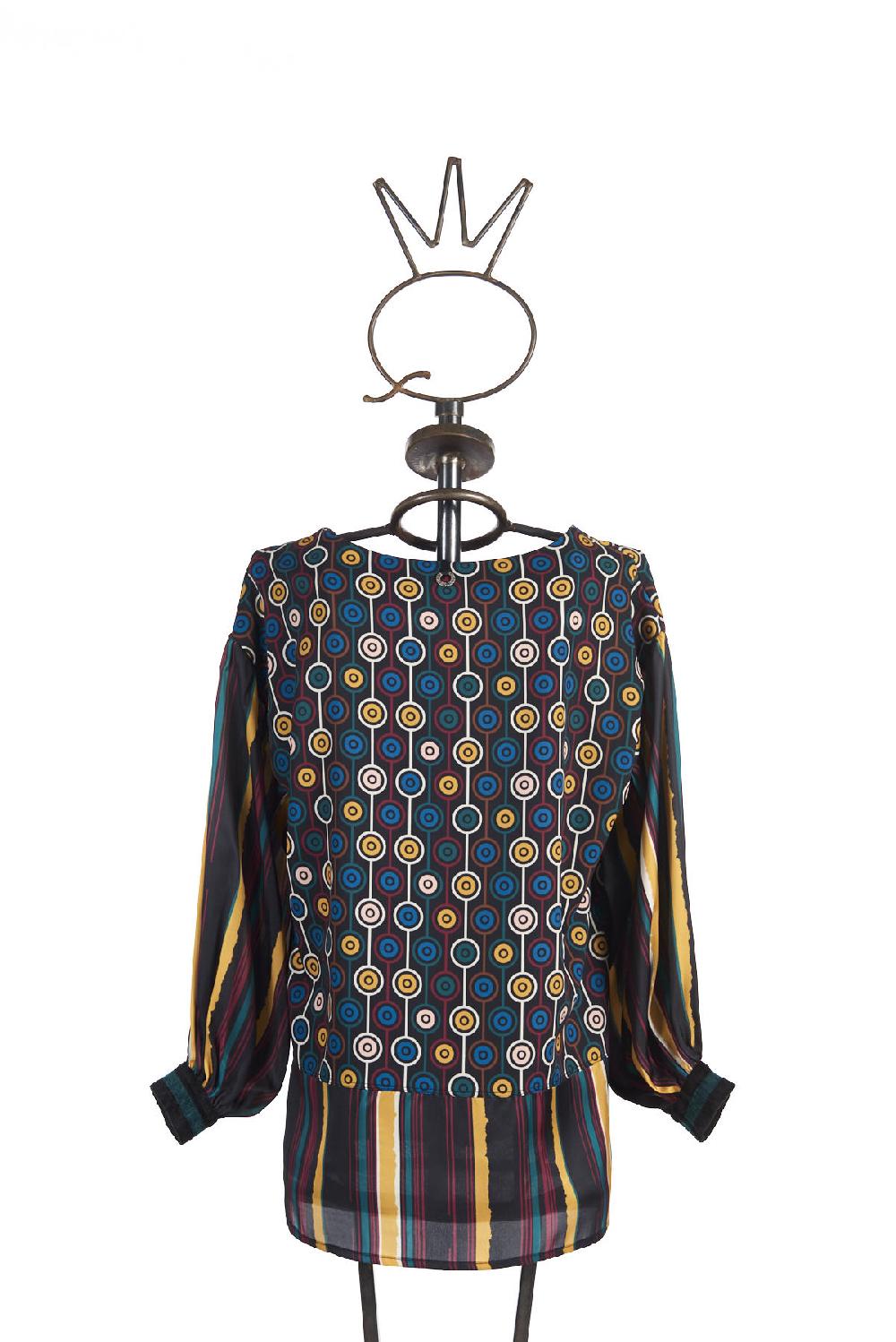 Save The Queen Blusa in raso con stampe geometriche Fino al 55% di sconto