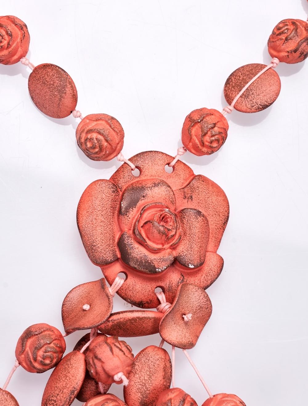 Save The Queen Collana lunga Prezzo di fabbrica