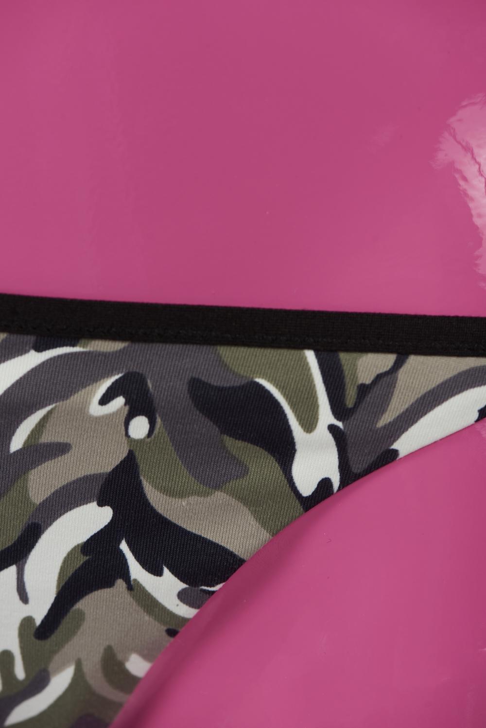 Save The Queen Bikini a triangolo con stampa camouflage e dettagli in eco pelle Qualità