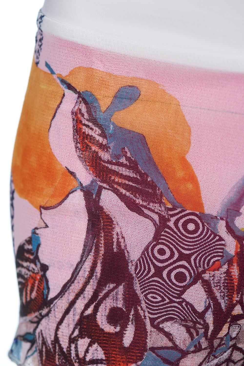 Save The Queen Shorts copricostume con stampa dedicata all’arte contemporanea africana Hotsell