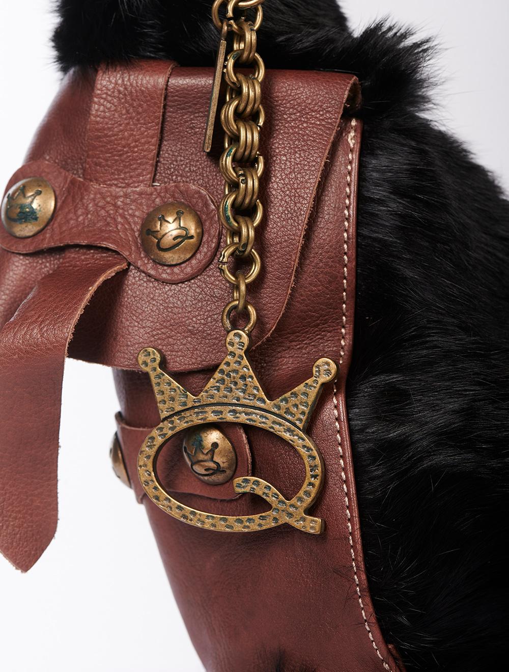 Save The Queen Borsa in pelle marrone e pelliccia nera Offerta