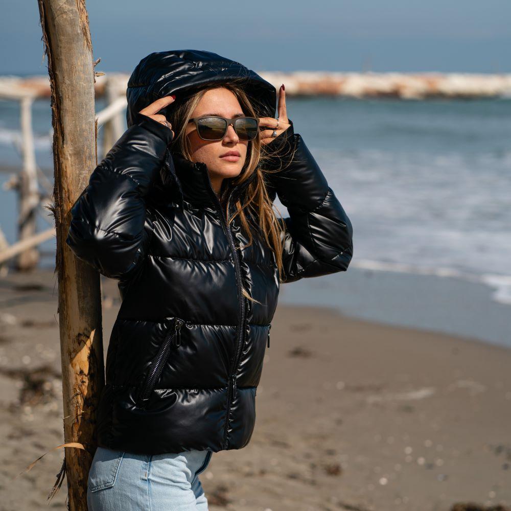 Seay / Piumino Nero con Cappuccio Saldi