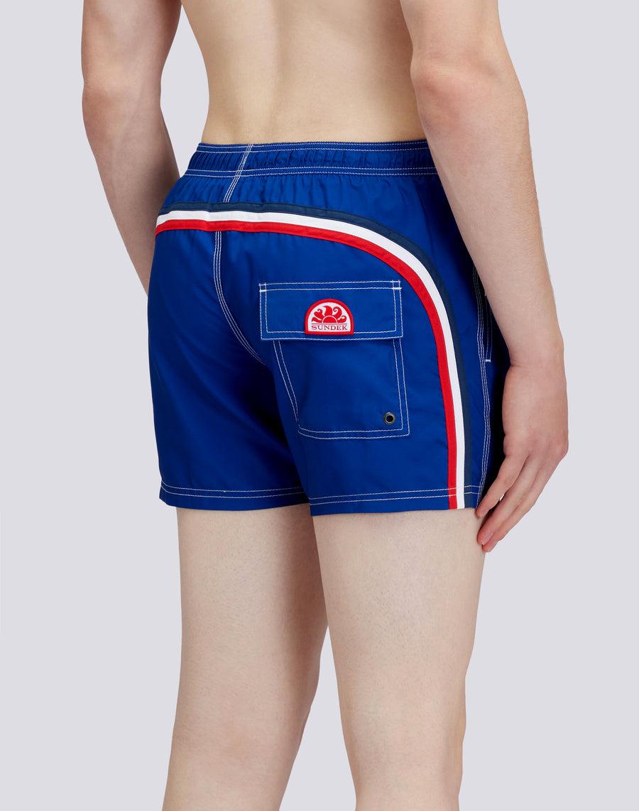 Sundek COSTUME DA BAGNO CORTO VITA ELASTICATA POLIESTERE RICICLATO REPREVE® BANDIERA AUSTRALIA M504BDRT3FG629FG Affare Del Giorno