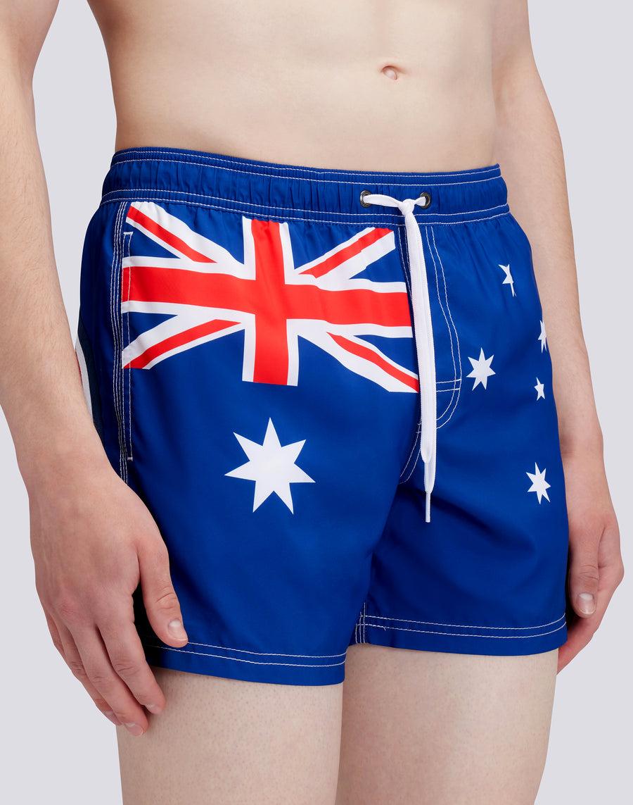 Sundek COSTUME DA BAGNO CORTO VITA ELASTICATA POLIESTERE RICICLATO REPREVE® BANDIERA AUSTRALIA M504BDRT3FG629FG Affare Del Giorno