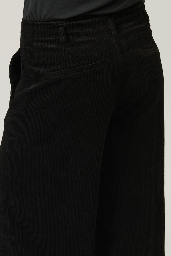 Transit Par Such Pantalone corto gamba larga in velluto a coste di viscosa e cotone str – Transit 2025