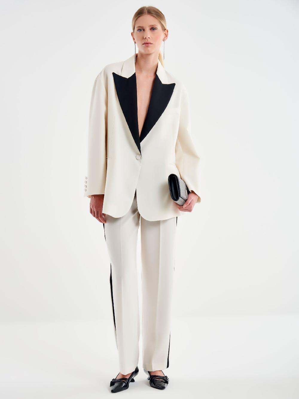 Vicolo Blazer Oversized con Revers a Contrasto Bianco Soddisfazione Garantita