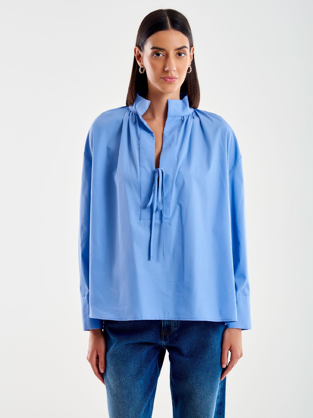 Vicolo Camicia Scollo Profondo e Laccetto Azzurro Moda